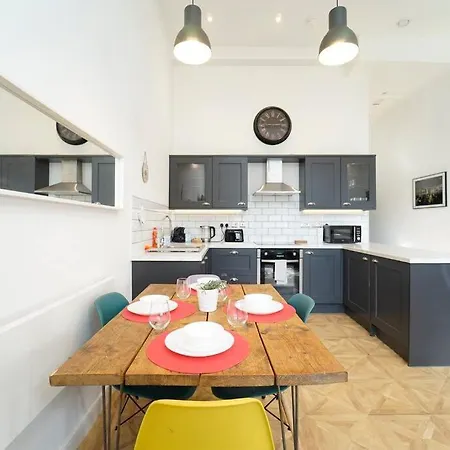 Apartment Spacious 2 Bedroom Centre